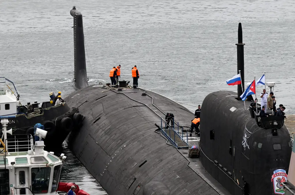 Four Russian warships, including a nuclear sub, are sitting 200 miles off the coast of Florida'